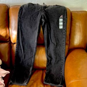 NWT Low Pro Black Levi’s